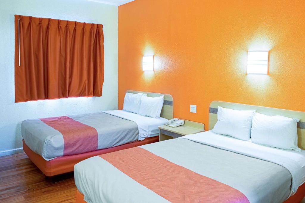 Motel 6-Seymour, IN - North photo 3