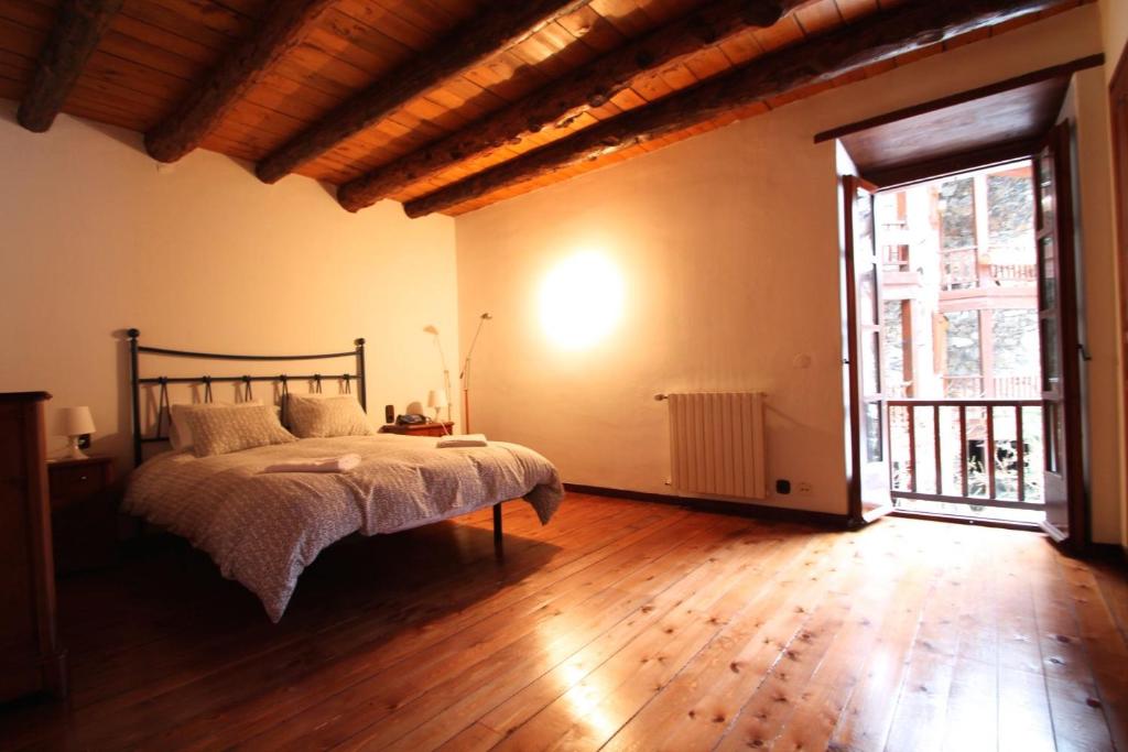 {
  "en-gb": "H4, Bordes d'Arinsal, Triplex Rustico con chimenea, Arinsal, Zona vallnord"
} photo 4