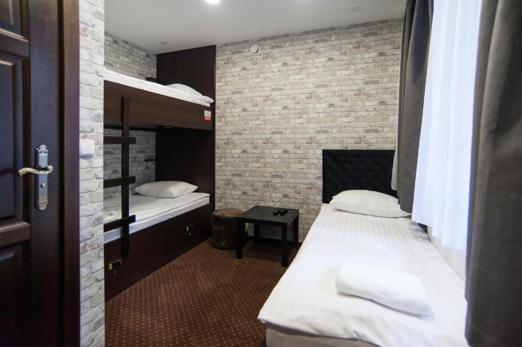 Трехместный (Трехместный номер с собственной ванной комнатой), World Hostel