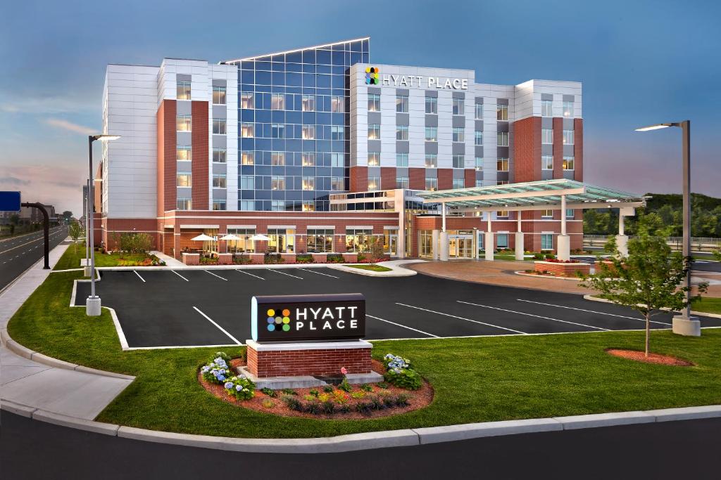 Hyatt Place Warwick / Providence Airport image