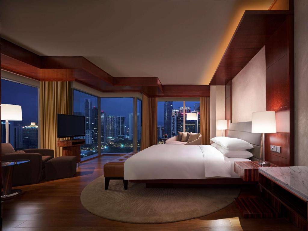 Двухместный (Номер Делюкс с кроватью размера «king-size» и видом на башню), Grand Hyatt Kuala Lumpur