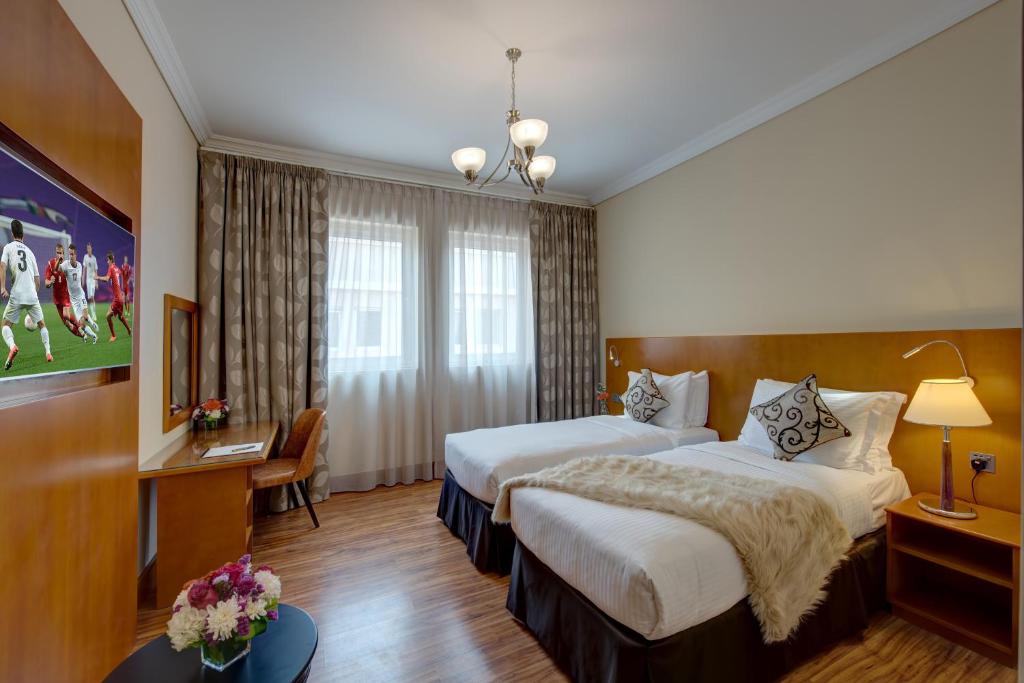 Вилла (Вилла с 4 спальнями), Вилла J5 Villas Holiday Homes Barsha Gardens