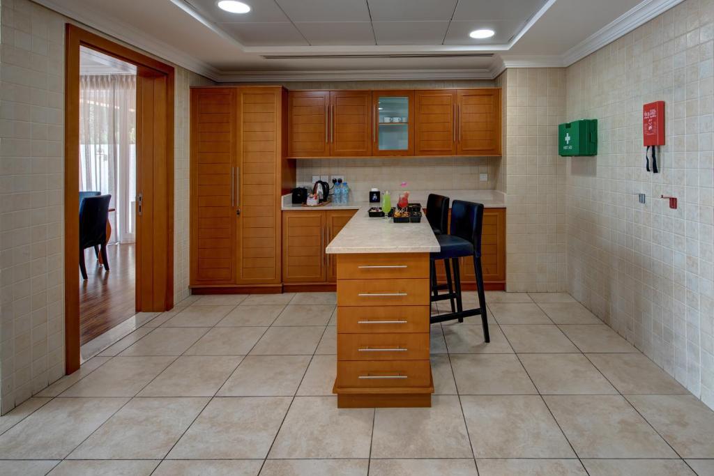 Вилла (Вилла с 4 спальнями), Вилла J5 Villas Holiday Homes Barsha Gardens