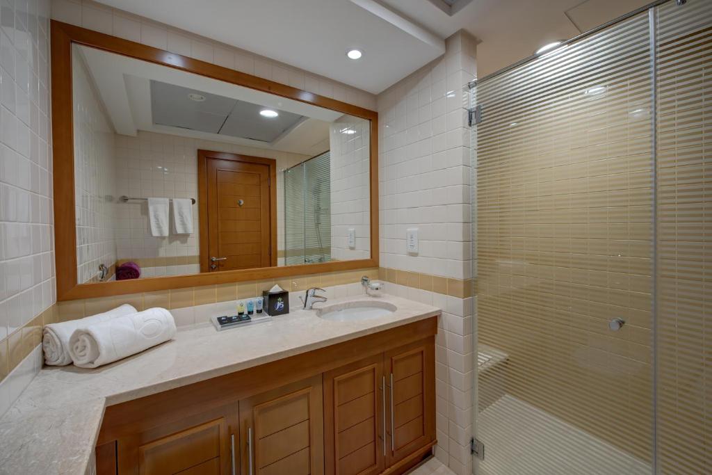 Вилла (Вилла с 4 спальнями), Вилла J5 Villas Holiday Homes Barsha Gardens