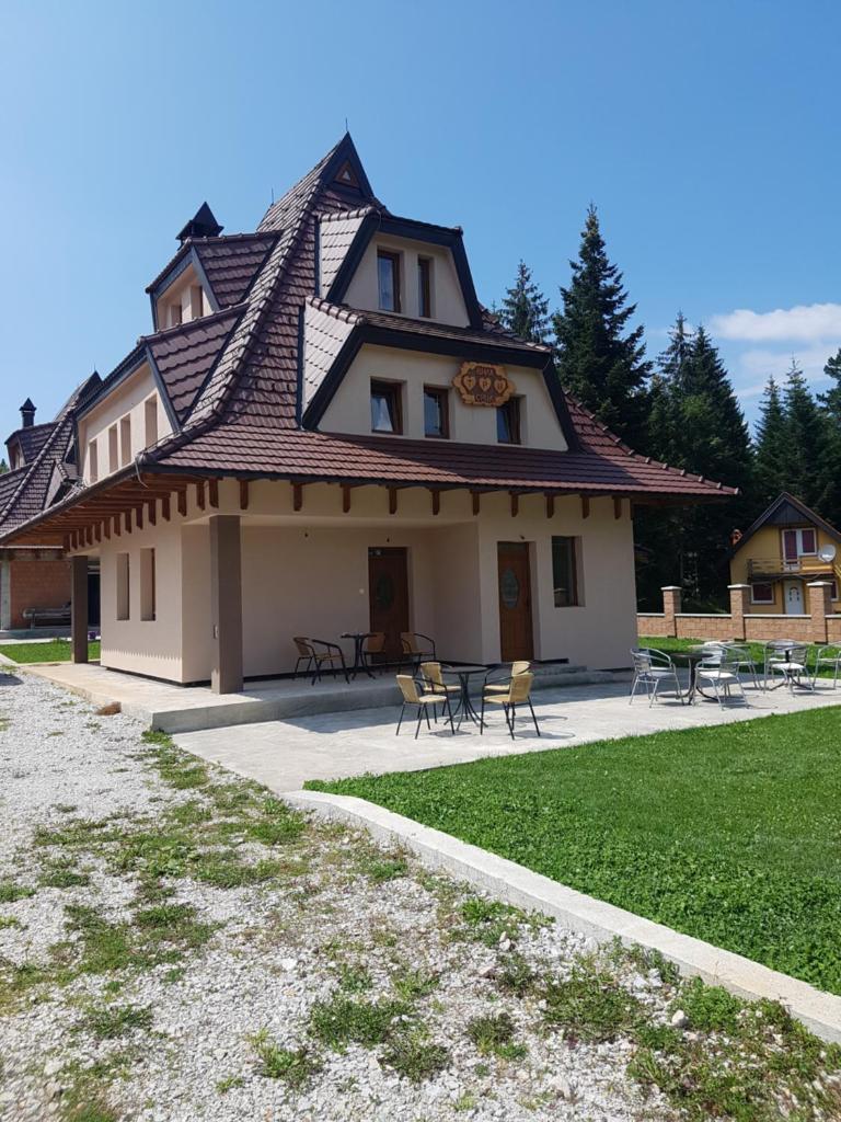 Vila Tri Srca