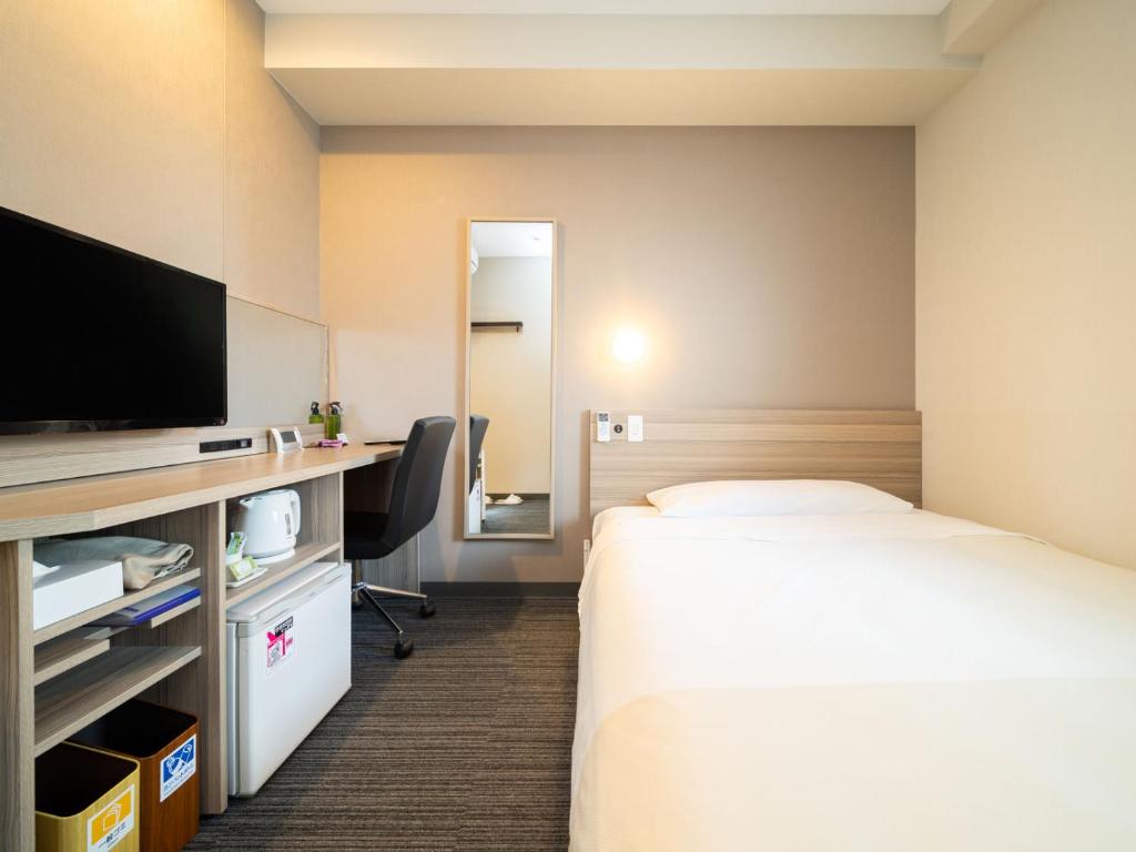 Super Hotel Shinyokohama photo 4