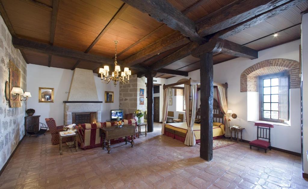 Parador de Plasencia photo 2