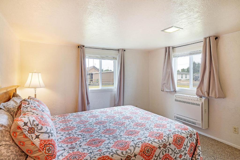 Crabbin Cabin - You Won't Be Crabby After Staying Here! photo 1