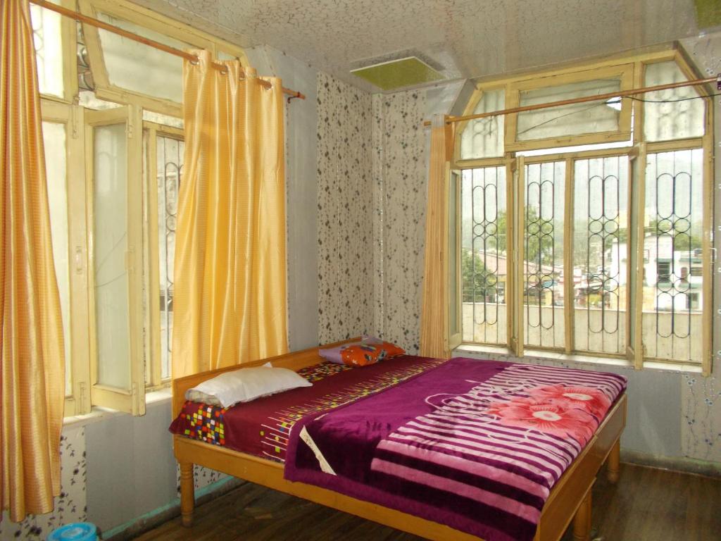 Двухместный (Бюджетный двухместный номер с 1 кроватью), Hotel Digvijay and Restuarant