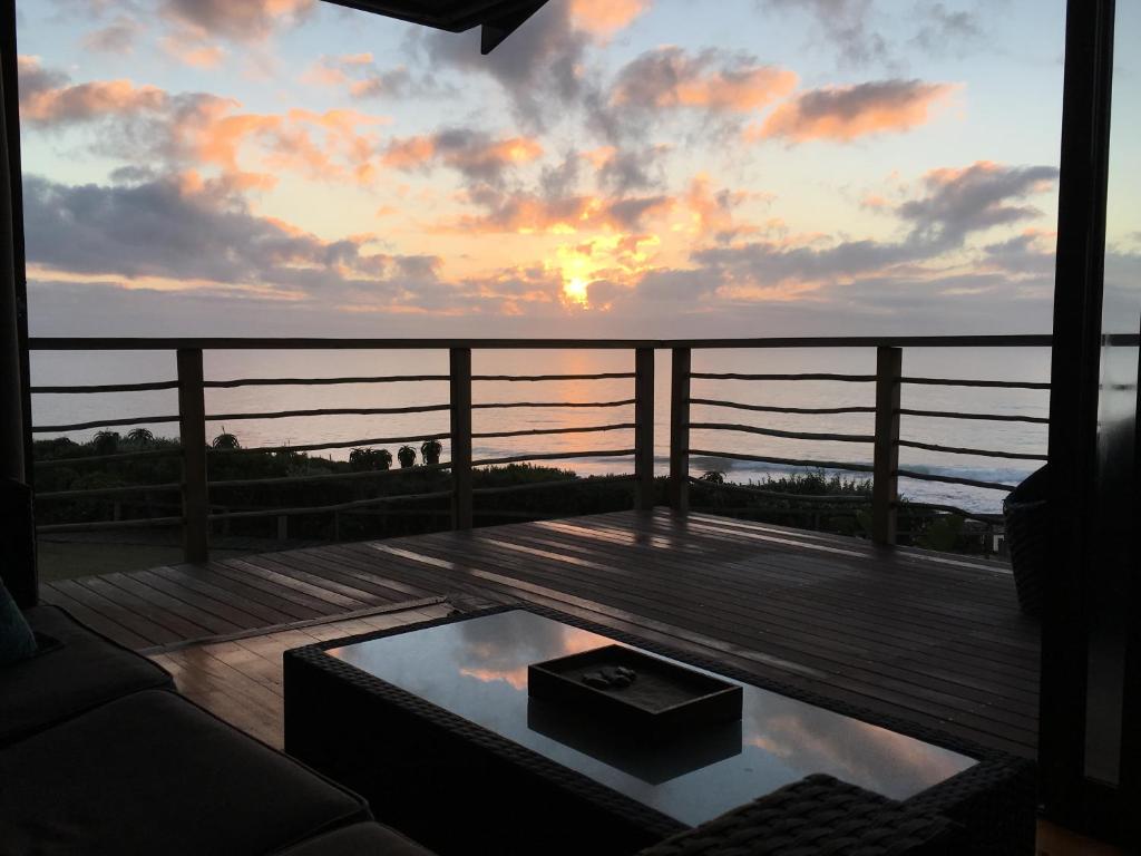 Beach House photo 3