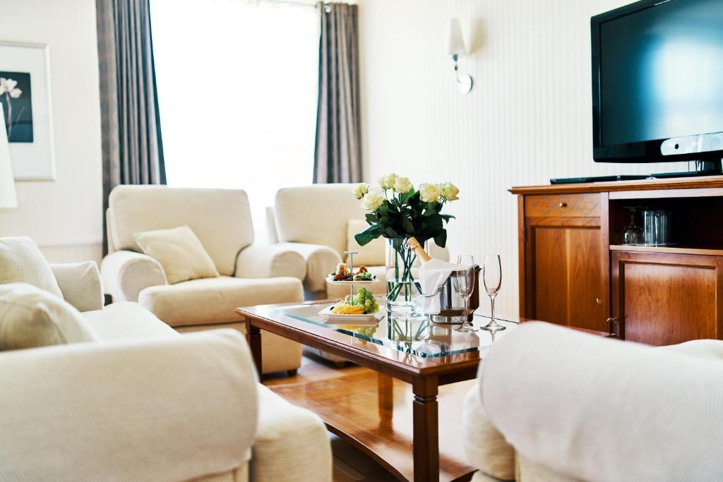 Сьюит (Президентский люкс с террасой), Radisson Blu Ridzene Hotel, Riga