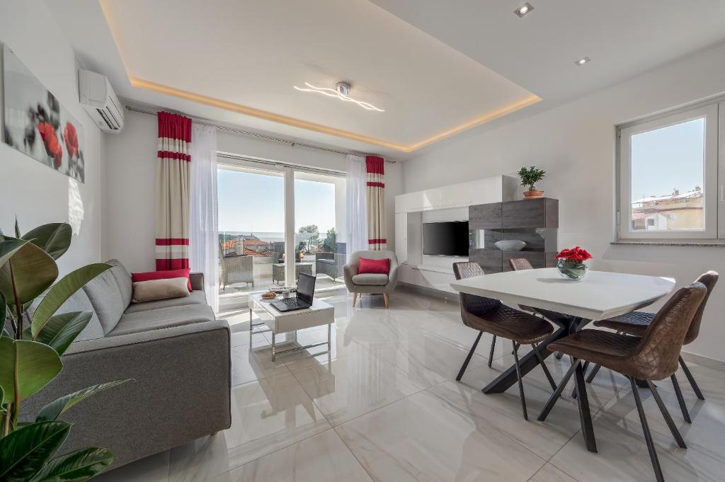 Viras Luxury Holiday photo 3