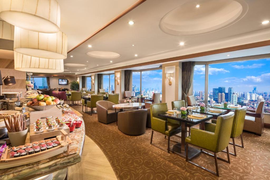 Двухместный (Представительский номер «Гранд Премьер Панорама»), Hilton Shanghai