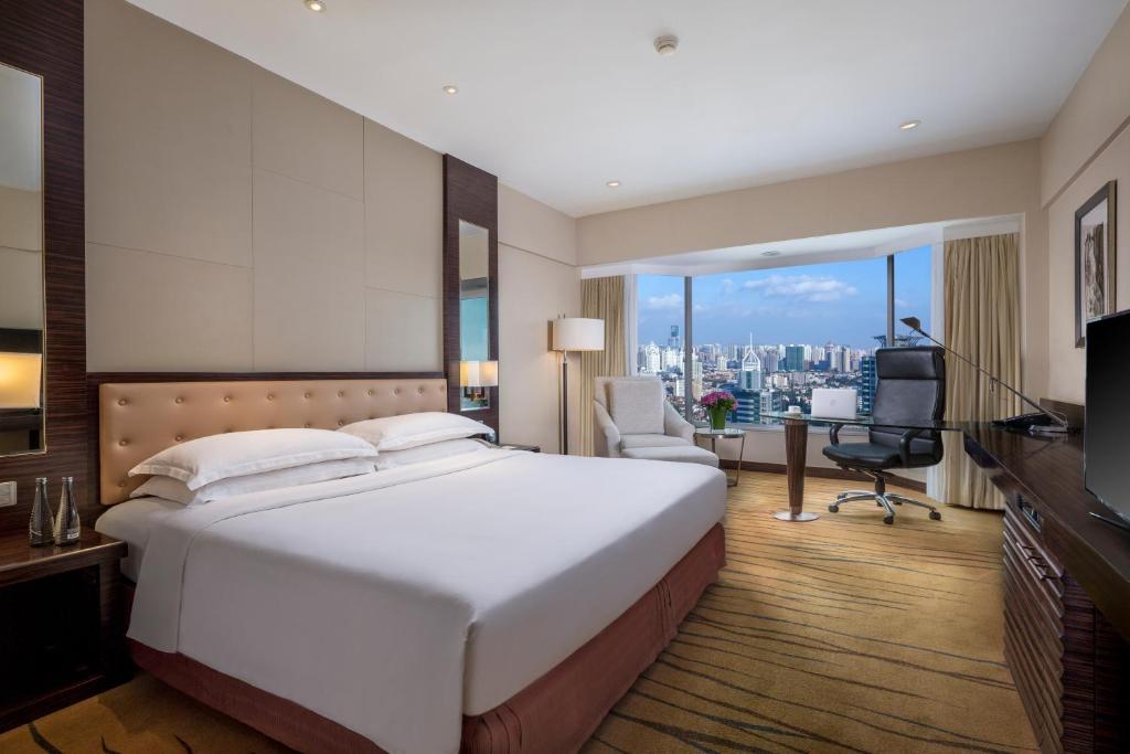 Двухместный (Номер «Гранд» Делюкс с кроватью размера «king-size»), Hilton Shanghai