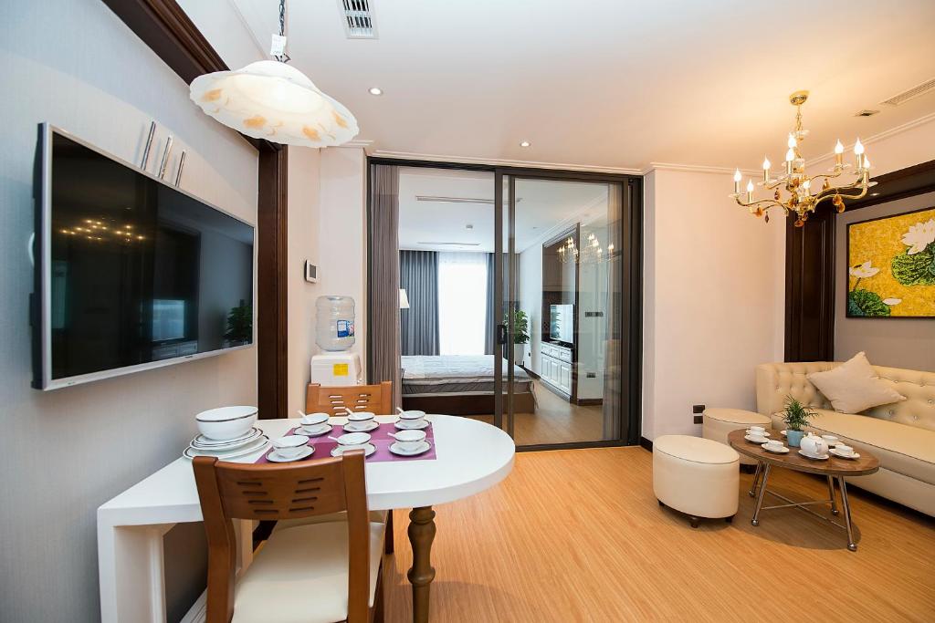 Студио (Номер-студио с балконом), Hong Gia Tue Apartment