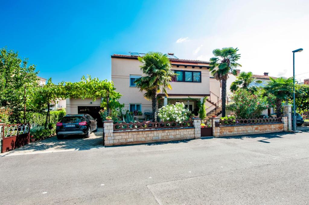 Holiday home and Apartment Dubravka photo 1