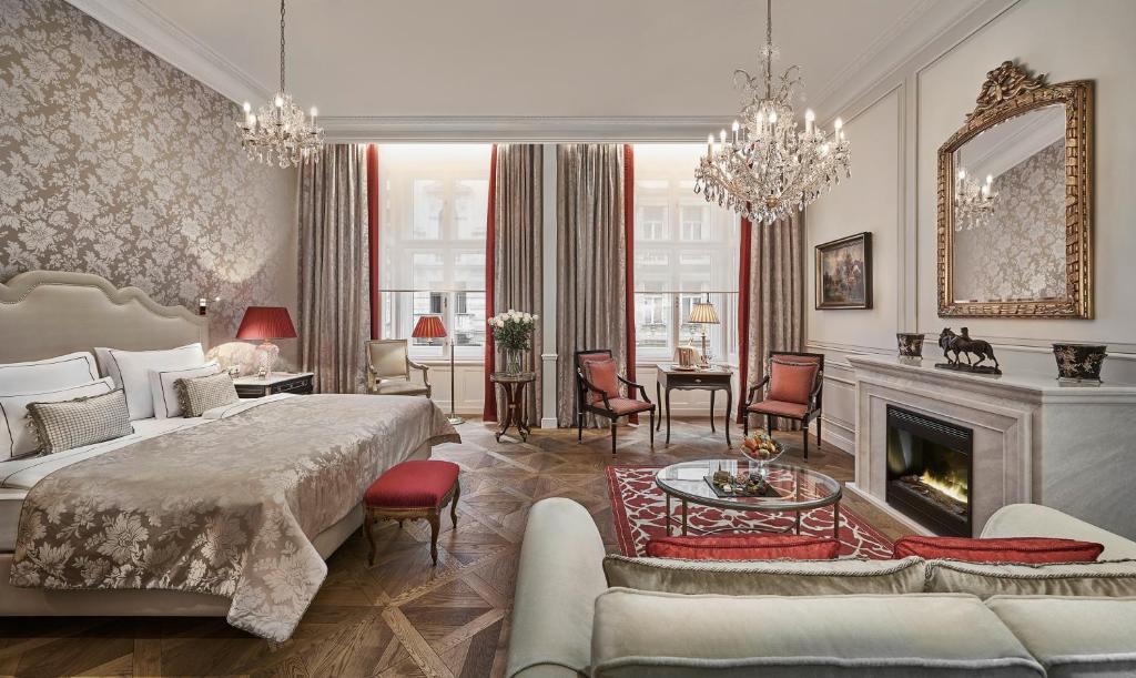 Сьюит (Полулюкс с окном), Hotel Sacher Wien