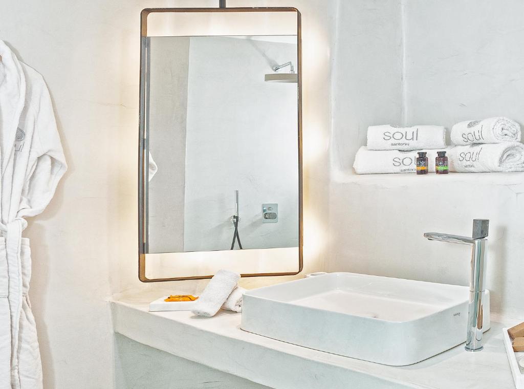 Вилла (S Villa with Sea View and Hot Tub), Santorini Soul Villas