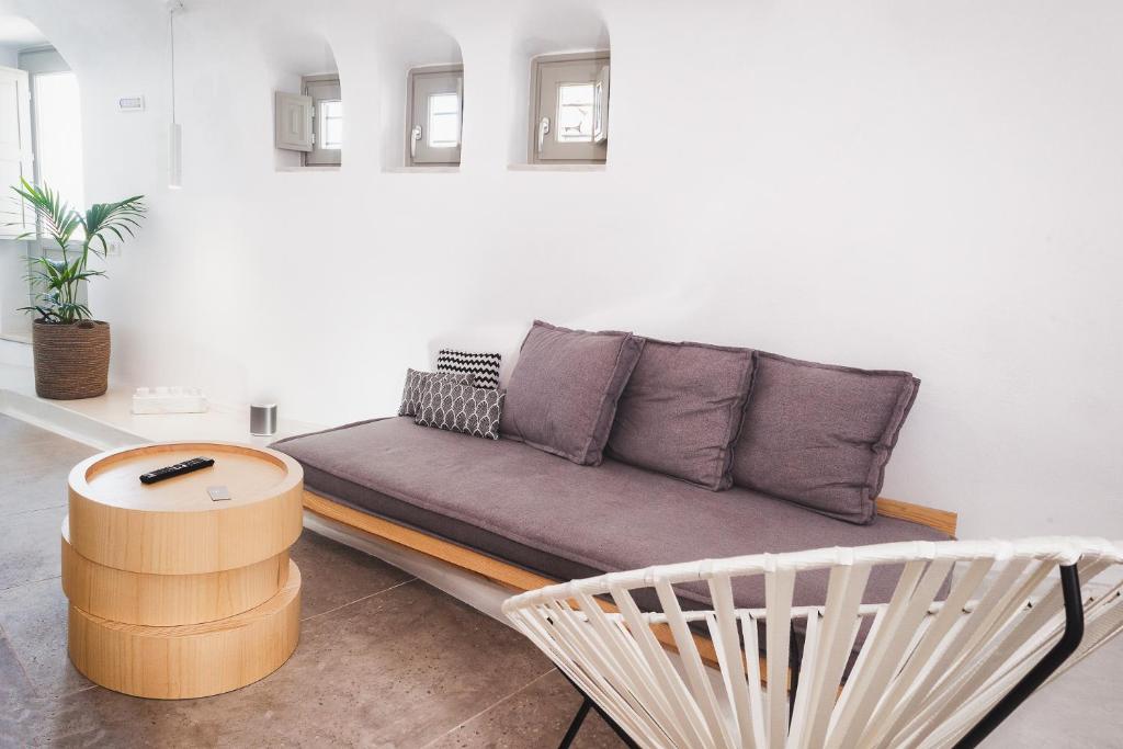 Вилла (S Villa with Sea View and Hot Tub), Santorini Soul Villas
