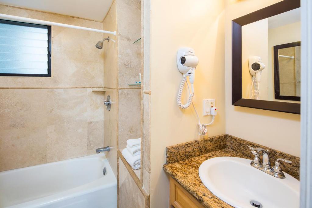 Двухместный (Номер-студио с мини-кухней и видом на город), Castle Waikiki Grand Hotel