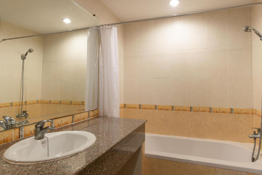 Сьюит (Улучшенный люкс с 1 спальней), Jomtien Beach Residence