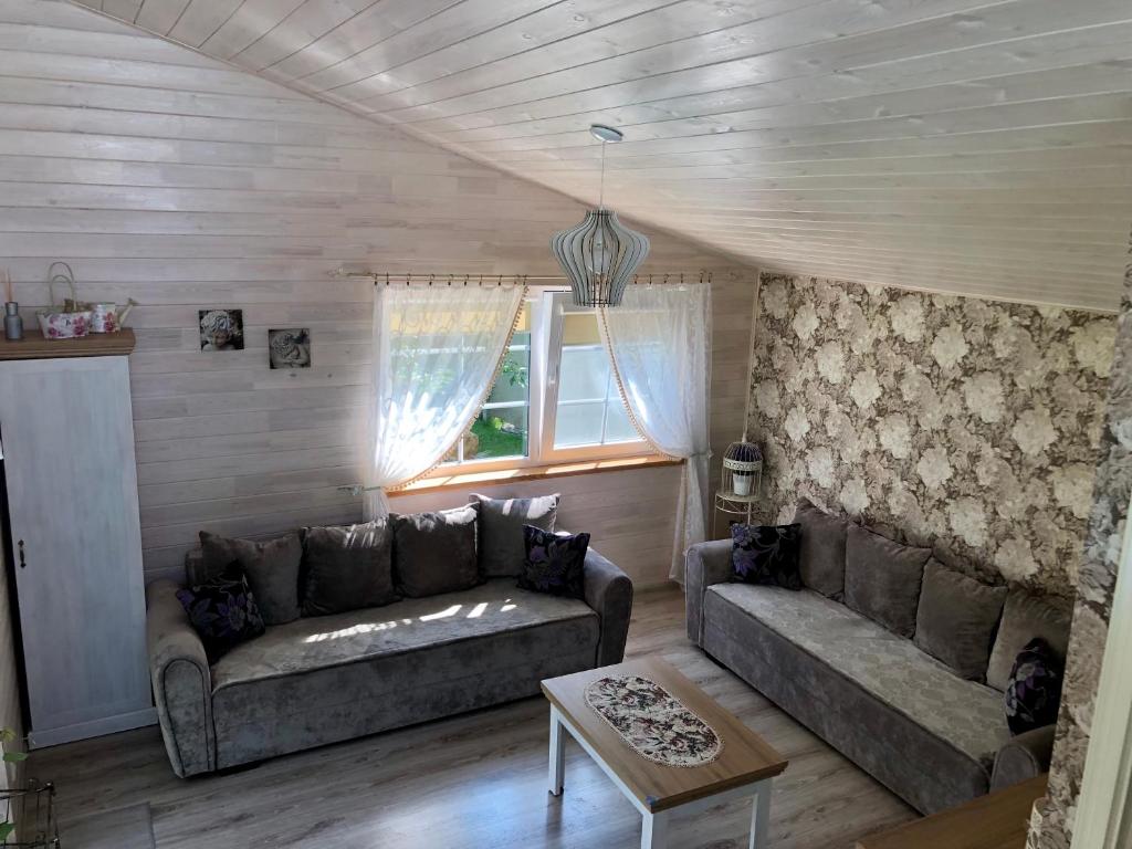 Naujos statybos namelis photo 2