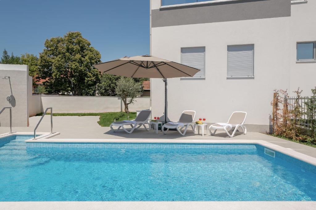 Viras Luxury Holiday photo 1