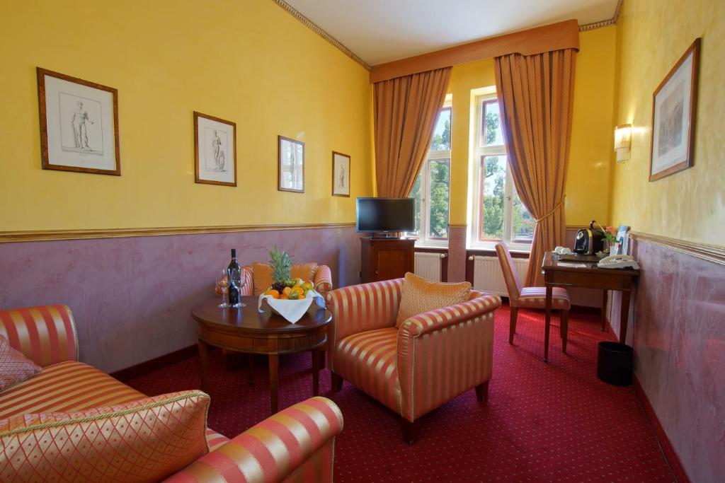 Сьюит (Полулюкс), Hotel am Luisenplatz