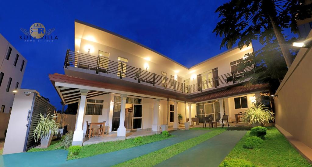 Ruth Villa photo 3