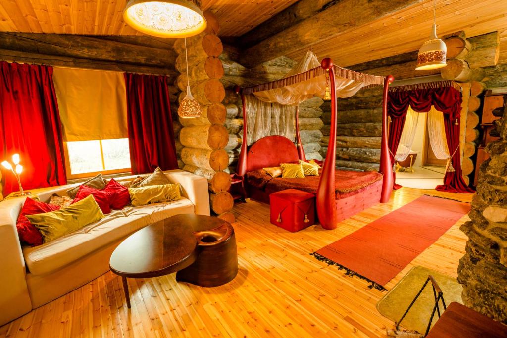 Kakslauttanen Arctic Resort Room Type - Queen Suite