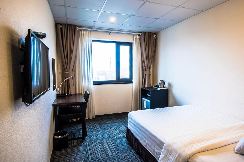 Sakura Hotel 3