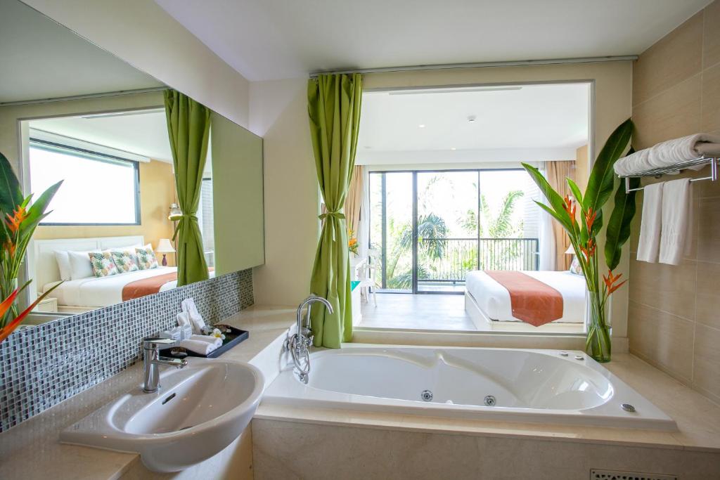 Семейный (Семейный люкс с видом на море), Hula Hula Resort, Ao Nang Beach