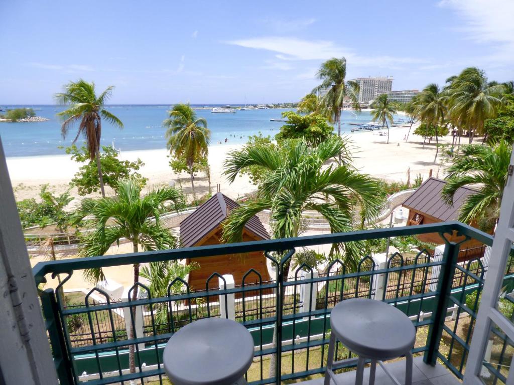 Beach Two Bedroom Loft Suite E29 photo 1