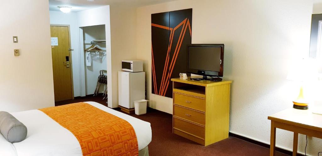 Howard Johnson by Wyndham Fort St. John photo 3