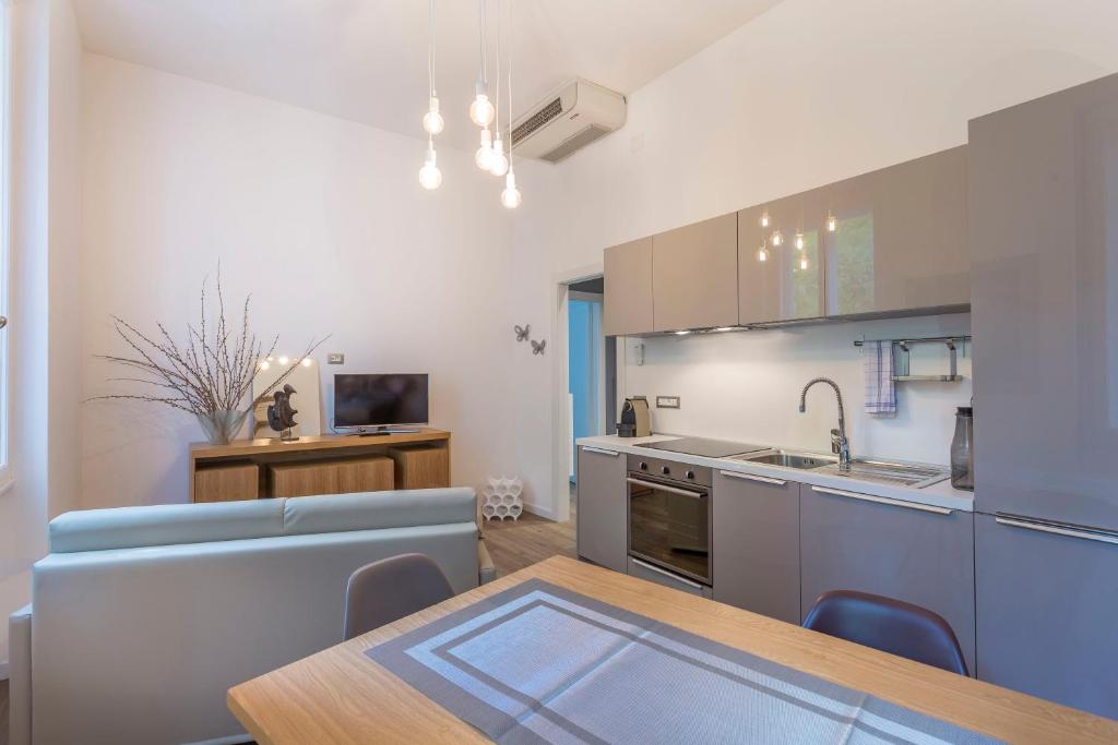 Udine Centre Stylish Apartment photo 1