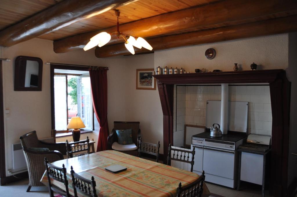 maison typique d'auvergne refaite a neuve photo 2