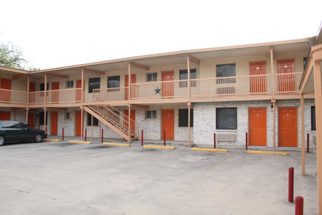 Choice Inn San Antonio image