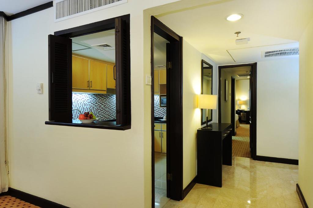 Семейный (Семейный номер с балконом), Hotel Borobudur Jakarta