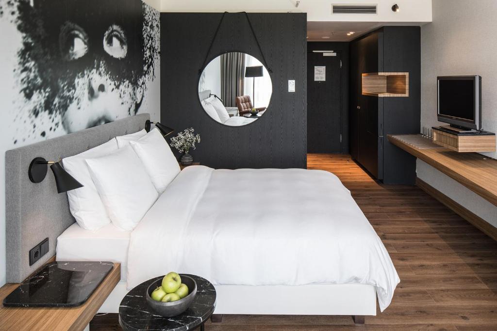 Сьюит (Полулюкс с видом на сад), Radisson Blu Hotel Köln