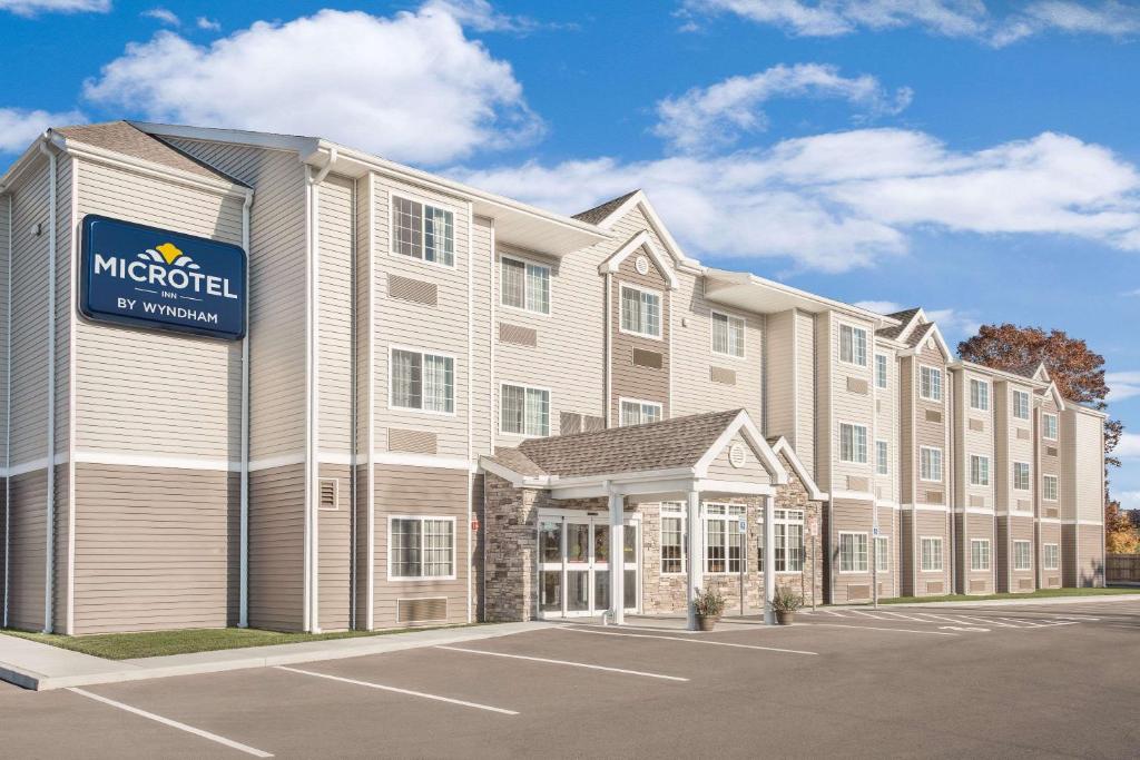 Microtel Inn & Suites By Wyndham Binghamton image