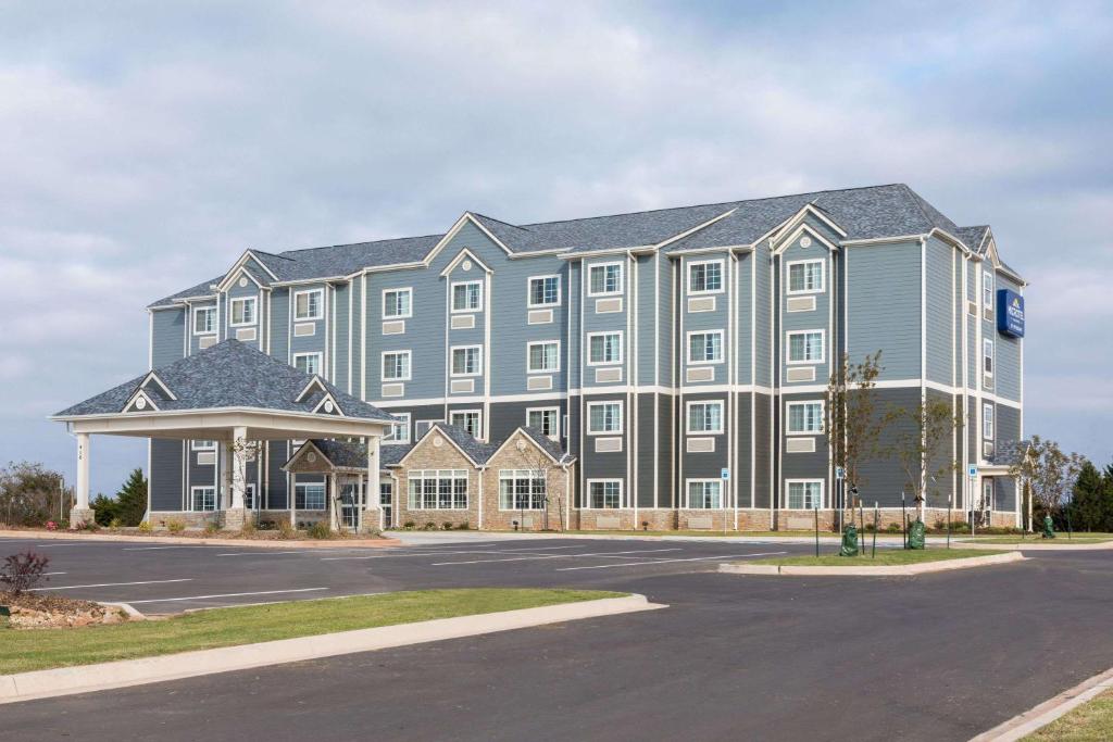 Microtel Inn & Suites By Wyndham Perry image