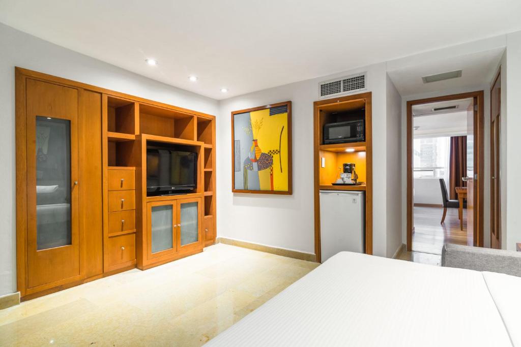 Сьюит (Четырехместный номер), Eurostars Zona Rosa Suites