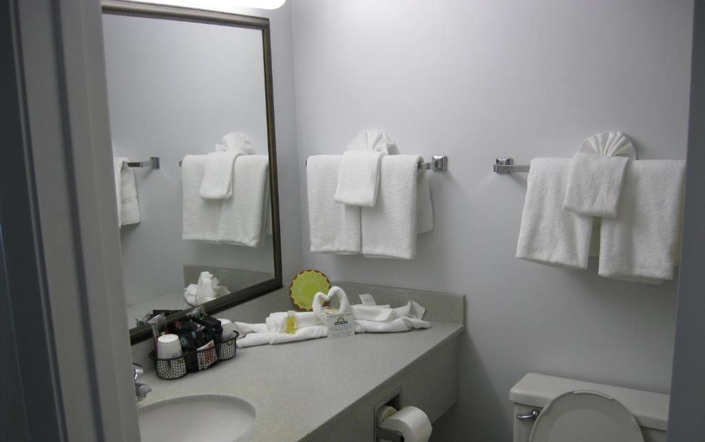 Days Inn by Wyndham Daytona Oceanfront photo 4