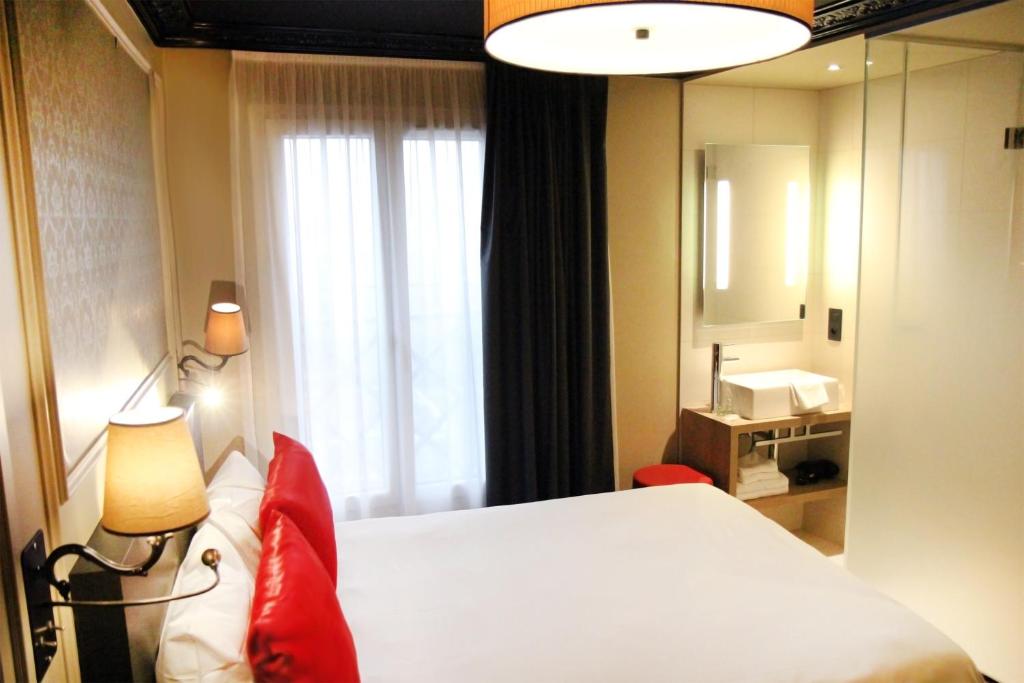 Двухместный (Классический двухместный номер с 1 кроватью), Best Western Le Montmartre – Saint Pierre