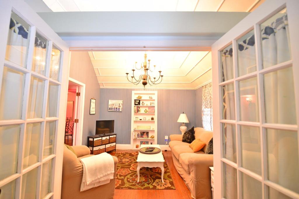 Historic Apartment in the Heart of Christiansted photo 2