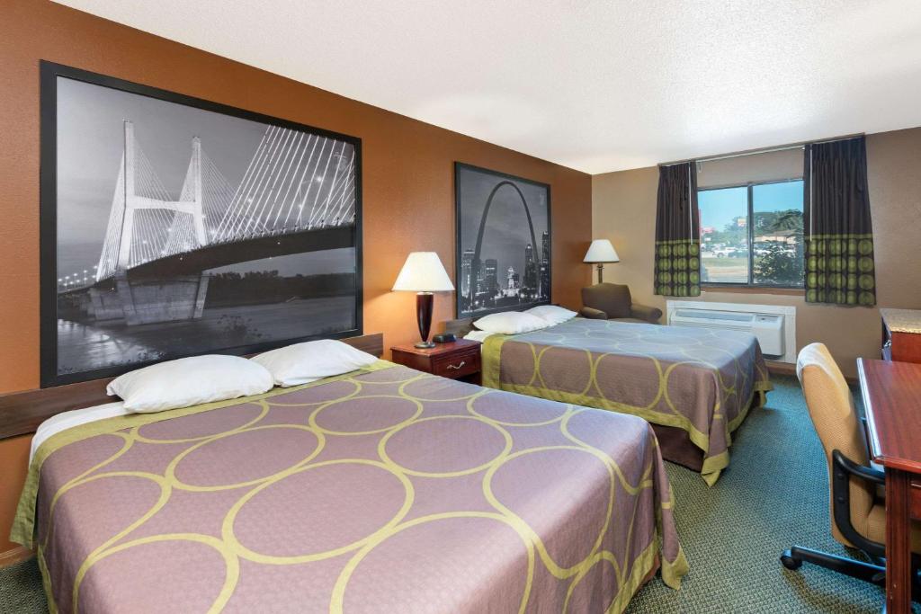 Super 8 by Wyndham Poplar Bluff Missouri photo 2