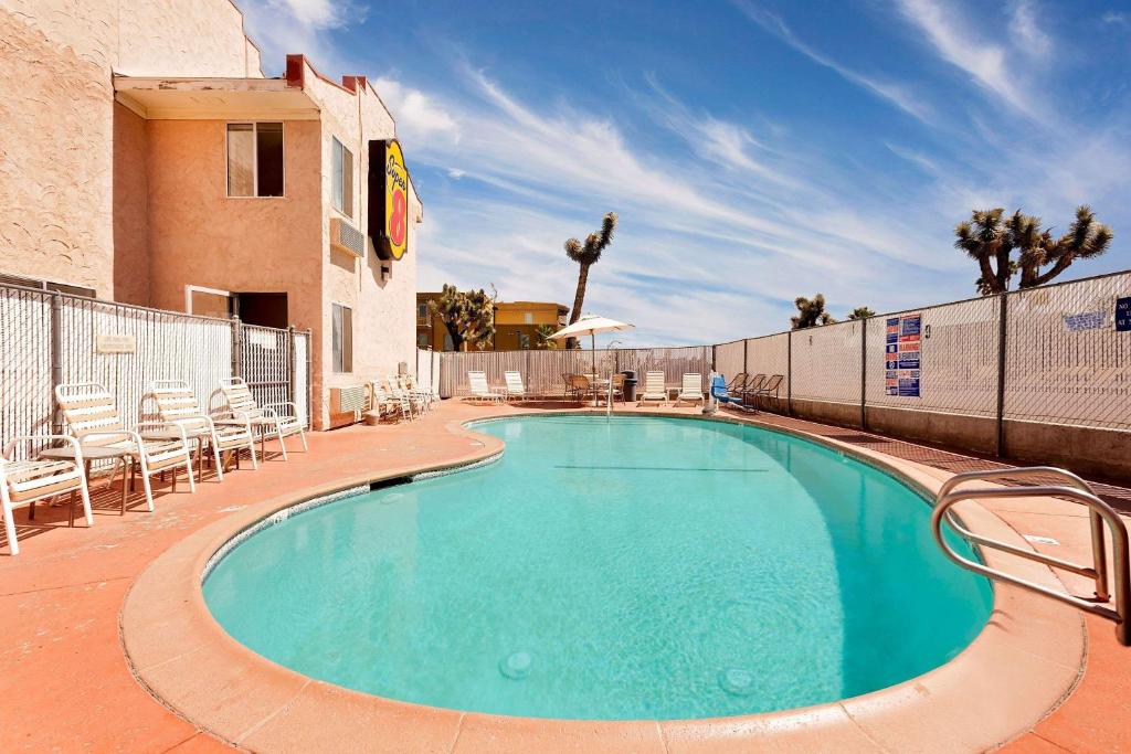 Super 8 by Wyndham Yucca Val/Joshua Tree Nat Pk Area photo 3