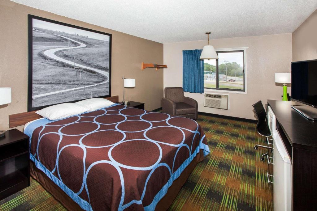 Super 8 by Wyndham Keokuk photo 4
