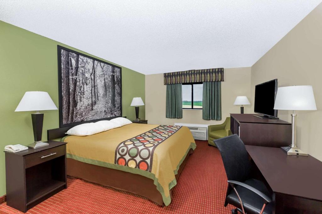 Super 8 by Wyndham Grinnell IA photo 4