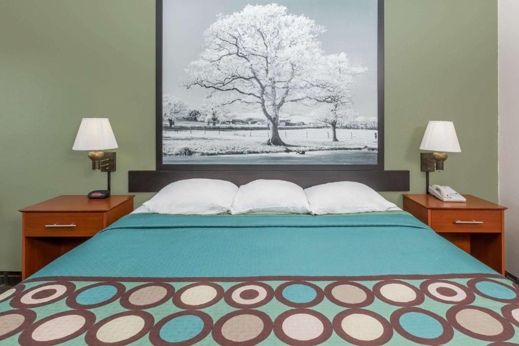 Super 8 by Wyndham Osceola IA photo 3